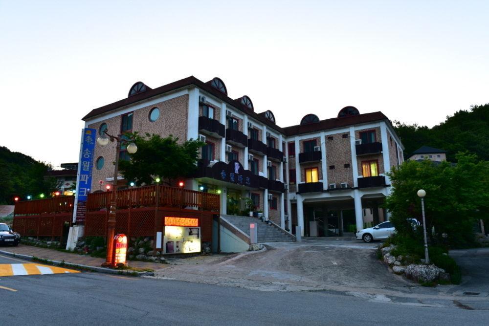 במוטל סוקצ'ו Songwol Park מראה חיצוני תמונה